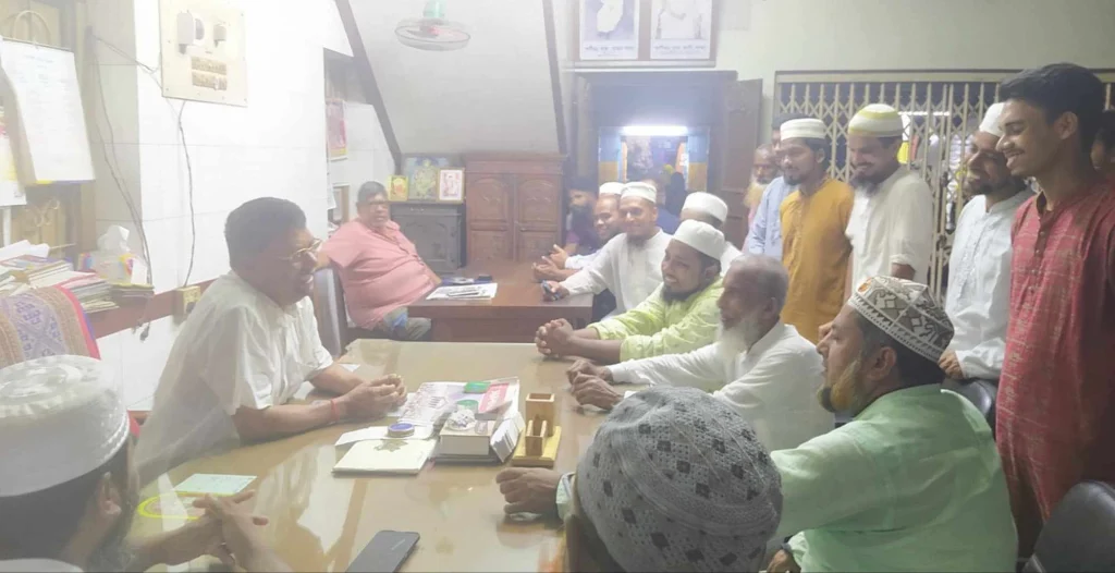 বোয়ালমারীতে হিন্দু সম্প্রদায়ের খোঁজ-খবর নিয়ে নেতাকর্মীদের আশ্বস্ত করলেন জামায়াত নেতারা