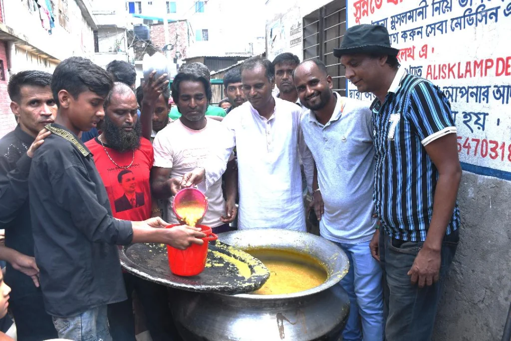 চাষাড়ার বৈষম্য বিরোধী ছাত্র আন্দোলনে নিহতদের আত্মার শান্তি কামনায় দোয়া ও কাঙ্গালী ভোজ