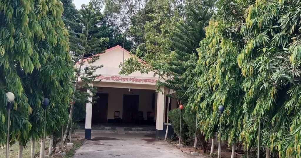 ষাটনল ইউনিয়ন পরিষদের তালাকাণ্ডে জনমনে বিভ্রান্তি