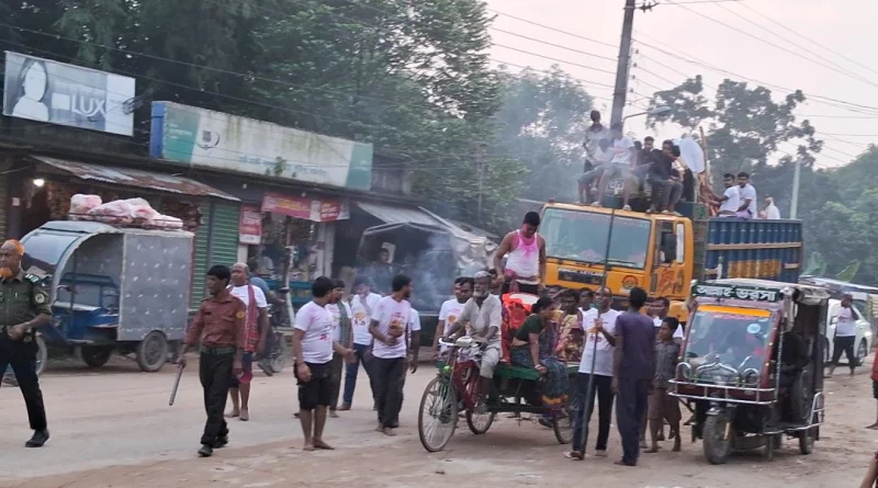 ময়মনসিংহের গৌরীপুরে বর্ণিল উৎসবে প্রতিমা বিসর্জন