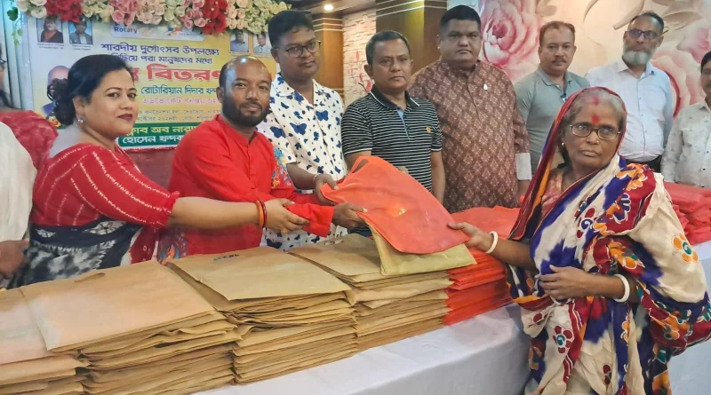 না’গঞ্জ শহরে ৫শ সনাতন পরিবারকে বস্ত্র বিতরণ ও আর্থিক উপহার দিলেন : দিদার খন্দকার