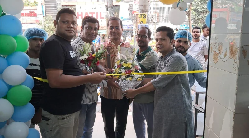 না’গঞ্জ ডিআইটিতে সাহেব কাচ্চি ঘর রেস্টুরেন্টের শুভ উদ্বোধন