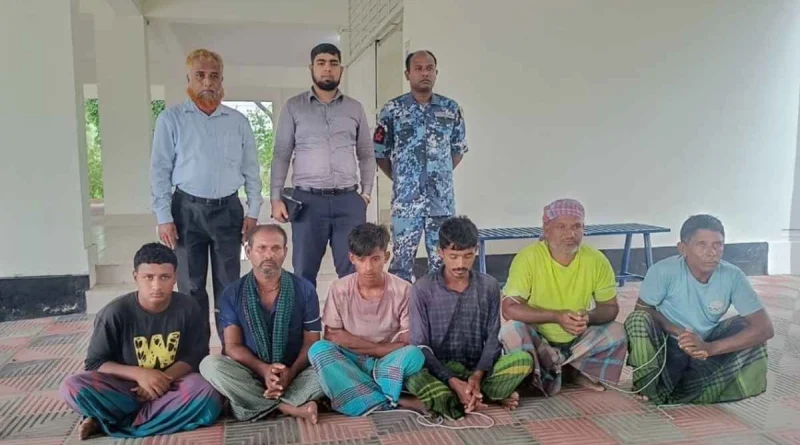 নিষেধাজ্ঞা অমান্য করে মেঘনায় মাছ ধরায় ৯ জেলের কারাদণ্ড