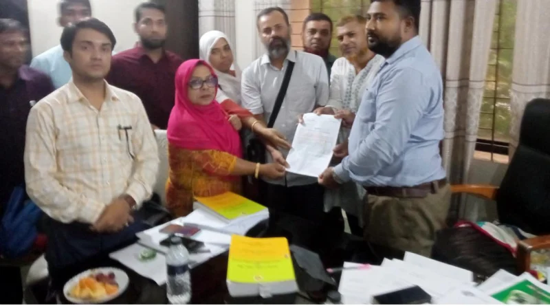 মহেশপুরে সহকারী শিক্ষকদের ১০ম গ্রেড বাস্তাবায়নের দাবিতে মানববন্ধন ও স্মারকলিপি প্রদান অনুষ্ঠিত