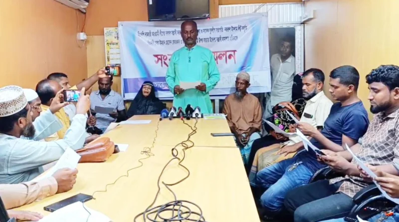 তালতলীতে দুই কর্মীর ওপর অতর্কিত হামলার বিচার চেয়ে কাঁদলেন বিএনপি’র আহবায়ক