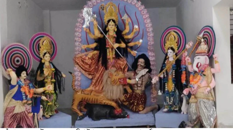 মতলবে ৬৭ পূজা মন্ডপে দুর্গোৎসব শুরু মন্ডপগুলো নিরাপত্তার চাঁদরে ঢেকে রাখা হয়েছে