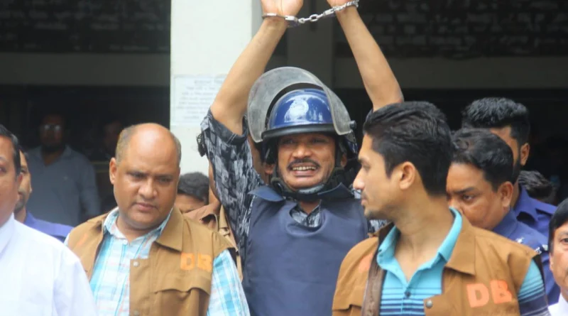 জাকির খানের মুক্তির দাবিতে না’গঞ্জ আদালতপাড়ায় বিক্ষোভ