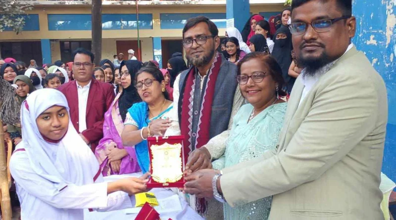 ফতুল্লার কমর আলী স্কুলের বার্ষিক পরীক্ষার ফলাফল বিতরণ 