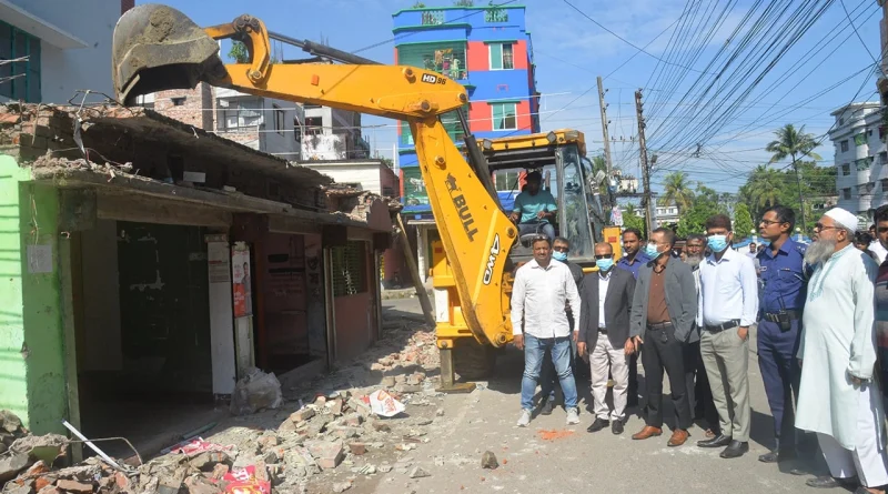 যশোর স্বেচ্ছাসেবকলীগ নেতার অবৈধ স্থাপনা উচ্ছেদ
