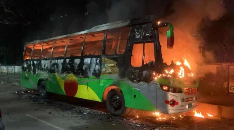 গাজীপুরে বাসচাপায় শ্রমিকের মৃত্যু, ৪ বাসে আগুন