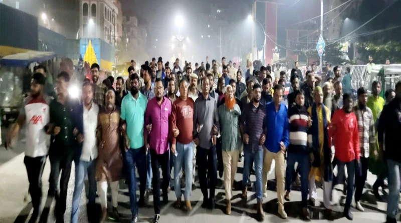 আওয়ামীলীগের বিশৃঙ্খলা ও নৈরাজ্যের প্রতিবাদে না’গঞ্জ শহরে জোসেফের নেতৃত্বে বিক্ষোভ