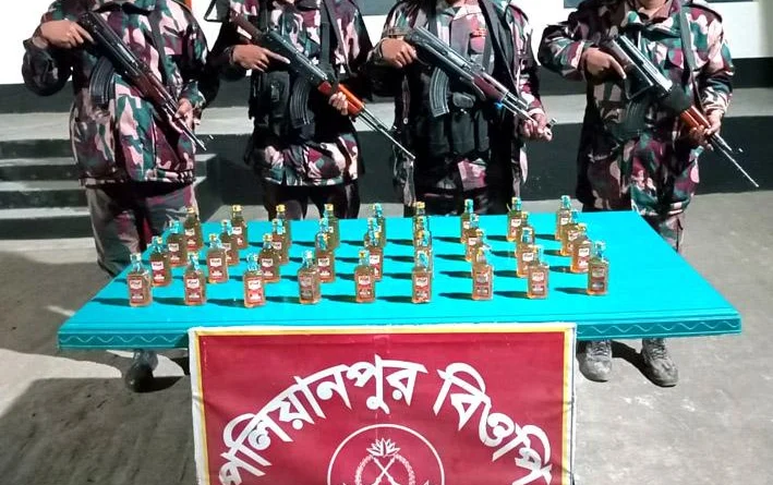 মহেশপুরে বিজিবির অভিযানে ৬৯ বোতল ফেনসিডিল ও মদ উদ্ধার