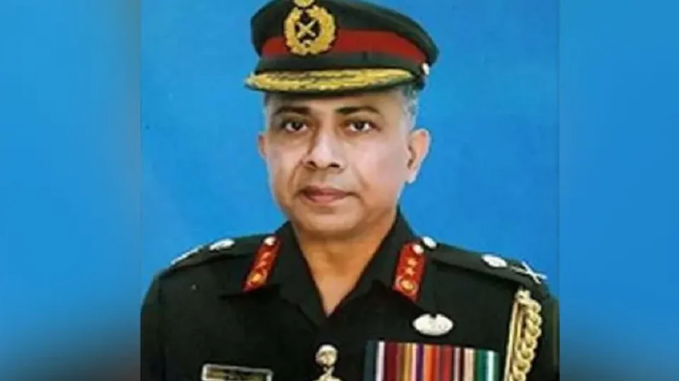 ডিজিএফআইয়ের সাবেক প্রধানের বাসায় অভিযান, মিললো বান্ডিল বান্ডিল টাকা