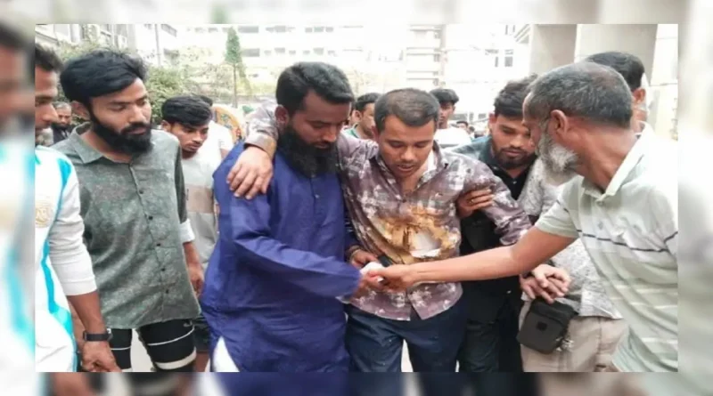 রাজধানী ঢাকার চকবাজারে মার্কেট দখল নিয়ে যুবদলের দুই গ্রুপের সংঘর্ষ