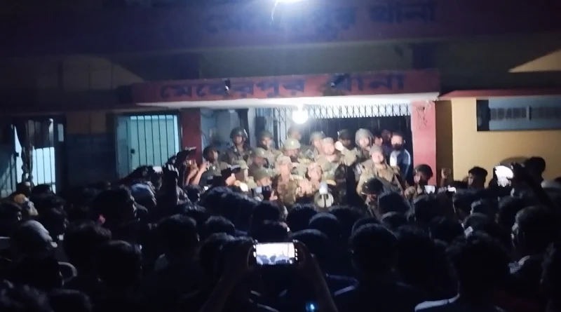 মেহেরপুরে ৯ বছরের শিশু ধর্ষণের ঘটনায় থানা ঘেরাও