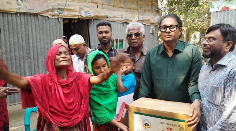 মতলবে শহীদ পরিবারের মাঝে জিয়াউর রহমান ফাউন্ডেশনের ঈদ উপহার
