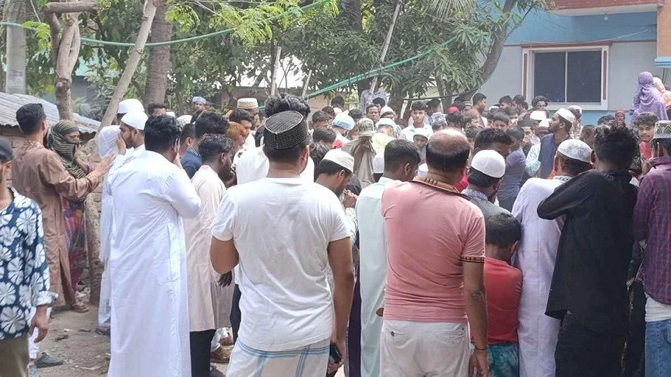 সিদ্ধিরগঞ্জে শিশুসহ তিন জনের বস্তাবন্দি লাশ উদ্ধার