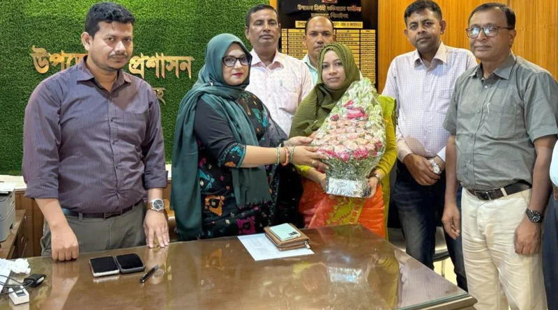 মহেশপুর নবাগত ইউএনও খাদিজাকে ফুলেল শুভেচ্ছা জানালেন বিদায়ী ইউএনও মনিরা