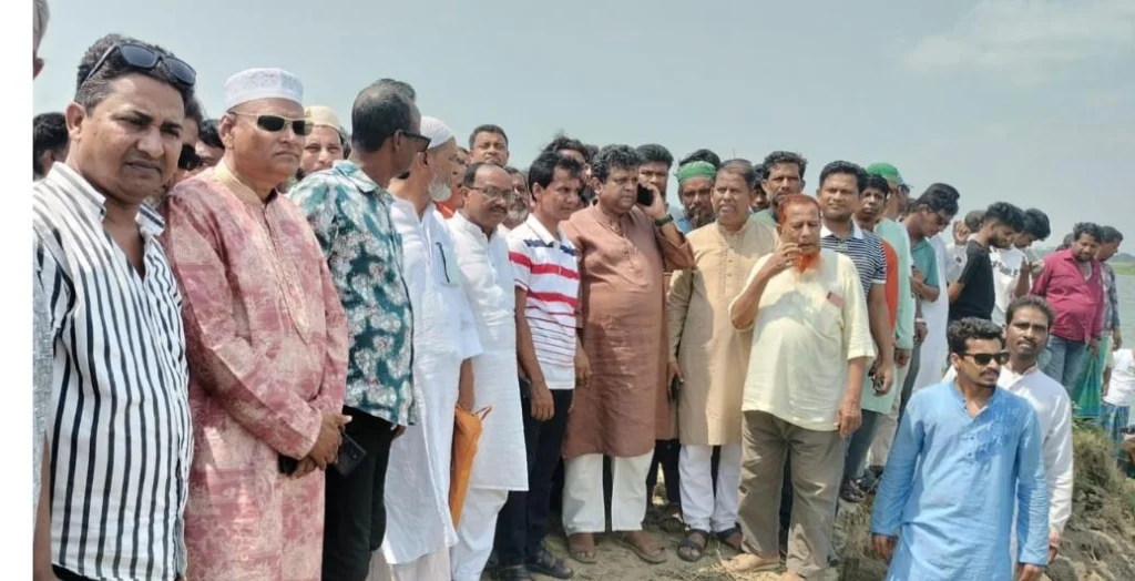 মতলব উত্তরে মেঘনা ও ধনাগোদা নদীর ভাঙ্গন কবলিত এলাকা পরিদর্শনে বিএনপি নেতা তানভীর হুদা