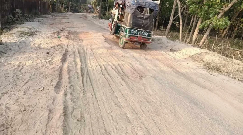 এলজিইডি’র অবহেলায় সড়কের কাজে ধীরগতি, চরম ভোগান্তিতে জনগণ
