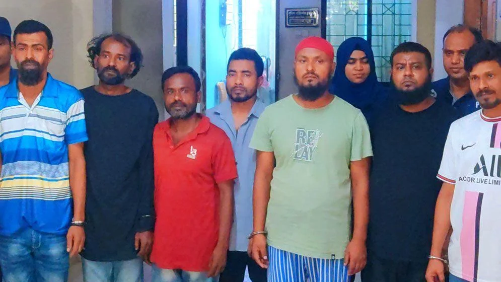 ফতুল্লায় মিছিলের প্রস্তুতিকালে যুবলীগ  কর্মীসহ আটক ৭