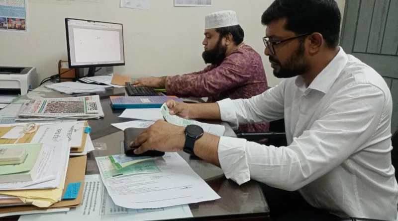 না’গঞ্জ বিআরটিএ কার্যালয়ে ছদ্মবেশে দুদকের অভিযান