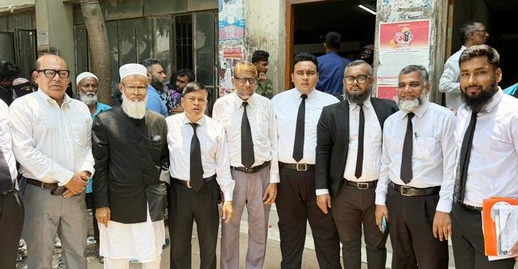 না’গঞ্জে শেখ হাসিনা সহ ১২ জনের বিরুদ্ধে রাষ্ট্রদ্রোহিতার মামলার আবেদন