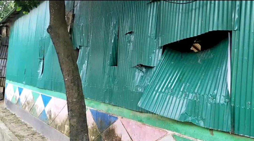 চাঁদা না দেওয়ায় সুনামগঞ্জে সৌদি প্রবাসীর বাড়িতে হামলা,ভাংচুর ও ২০ লাখ টাকা লুটপাঠ