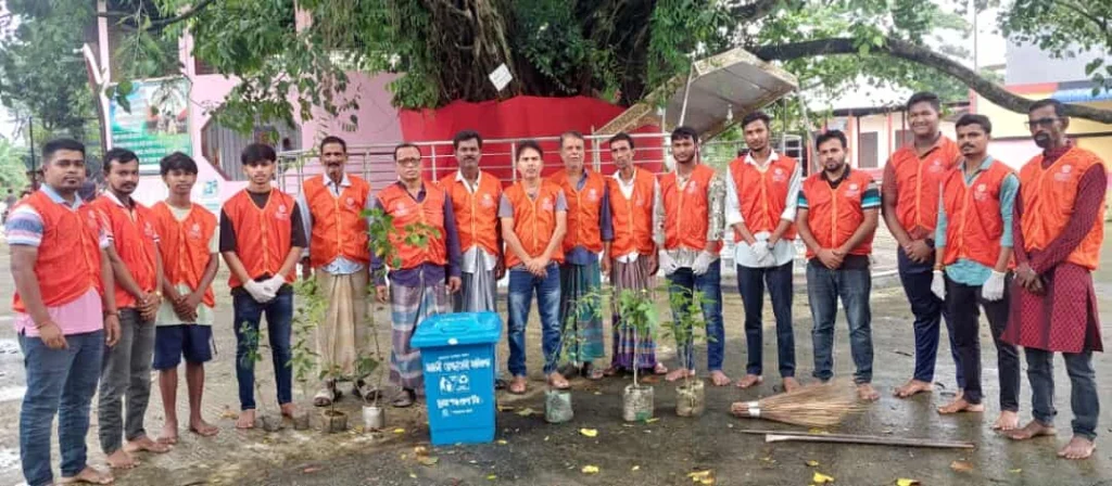 সুনামগঞ্জে সনাতনী স্বেচ্ছাসেবী ফাউন্ডেশন টিমের উদ্যোগে শ্মশান ঘাটে পরিচ্ছন্নতা, বৃক্ষরোপণ