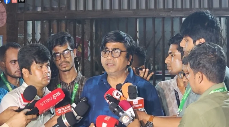 জাকসু নির্বাচনে এক কমিশনারের পদত্যাগ ঘোষণা