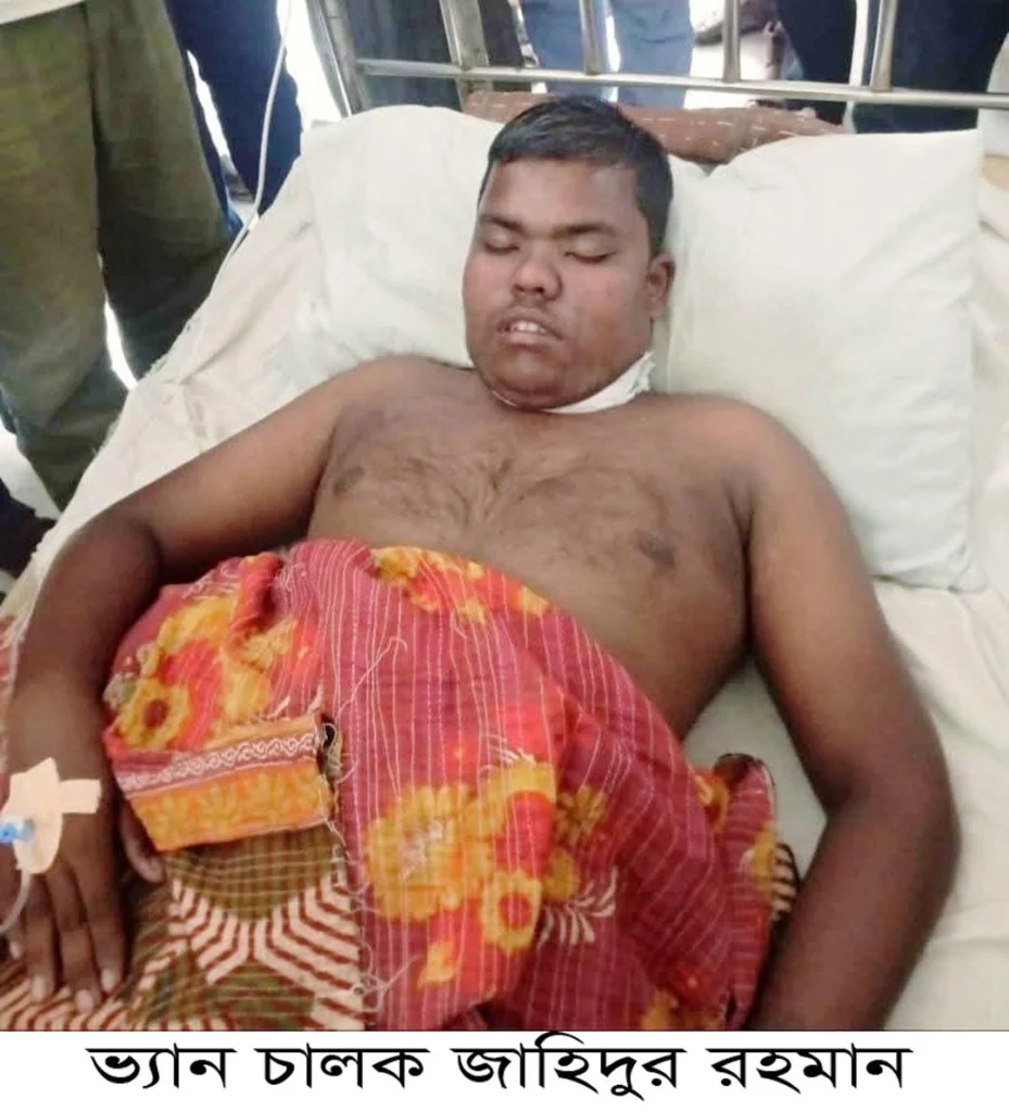 মহেশপুরে চালকের গলা কেটে ব্যাটারিচালিত ভ্যান ছিনতাই