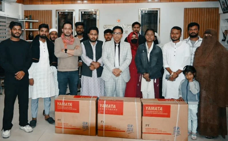 না’গঞ্জে আর্থিকভাবে অস্বচ্ছল নারীদের স্বাবলম্বী করে তোলার লক্ষ্যে পাশে দাঁড়ালেন: ডিসি রায়হান কবির