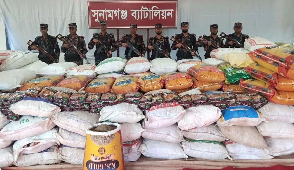 সুনামগঞ্জে বিজিবি ও সেনাাবহিনীর যৌথ অভিযানে ৪০ লাখ টাকার ভারতীয় অবৈধ পণ্য আটক