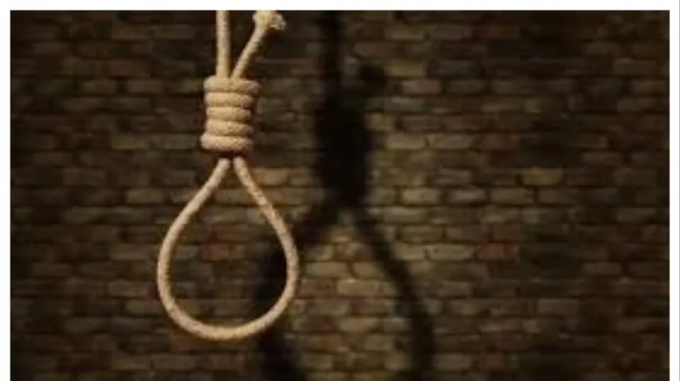তালতলীতে কিশোরের ঝুলন্ত লাশ উদ্ধার
