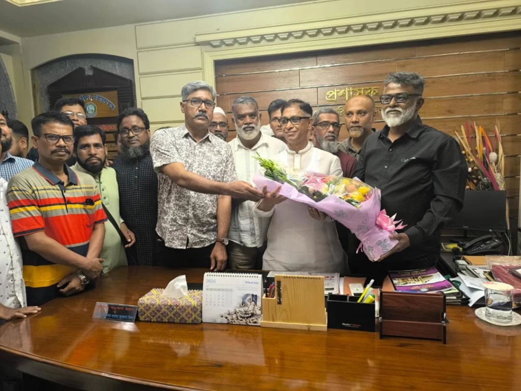 না’গঞ্জ জেলা পরিষদ প্রশাসক মামুন মাহমুদের সাথে খোরশেদের সৌজন্যে সাক্ষাৎ