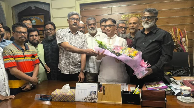 না’গঞ্জ জেলা পরিষদ প্রশাসক মামুন মাহমুদের সাথে খোরশেদের সৌজন্যে সাক্ষাৎ