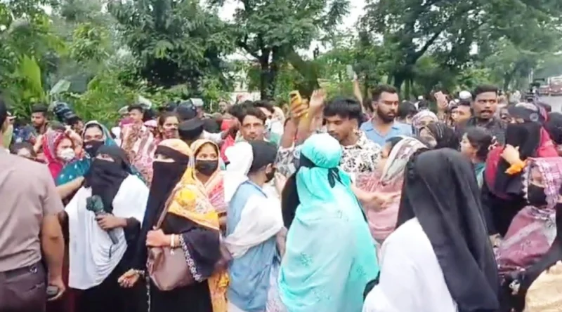বকেয়া বেতন ও ঈদ বোনাসের দাবিতে “চৈতী কম্পোজিট” শ্রমিকদের ঢাকা-চট্টগ্রাম মহাসড়ক অবরোধ