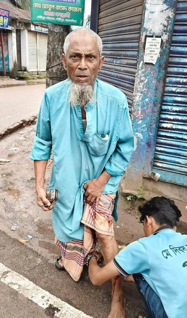 ময়মনসিংহের গৌরীপুরে পাগলা কুকুরের তাণ্ডব, ১০-১২ জন আহত; জনমনে আতঙ্ক ! 