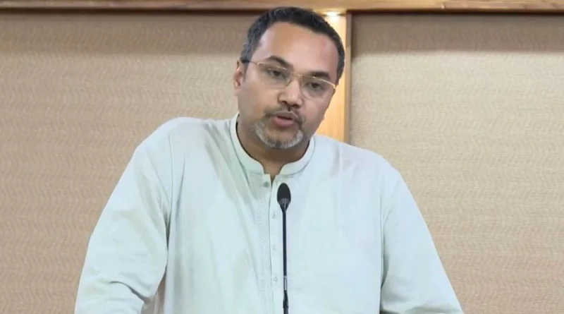 সরকার সর্বোচ্চ দায়বদ্ধতা ও দায়িত্ববোধ নিয়ে বন্যার্ত মানুষের পাশে রয়েছে : মাহদী আমিন