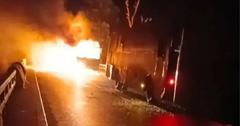 ভাঙ্গায় বাসের ধাক্কায় পাঁচজন নিহত-৫