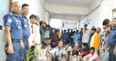 না’গঞ্জে পুলিশের বিশেষ অভিযানে মাদকসেবী-কারবারিসহ গ্রেপ্তার ১৪০